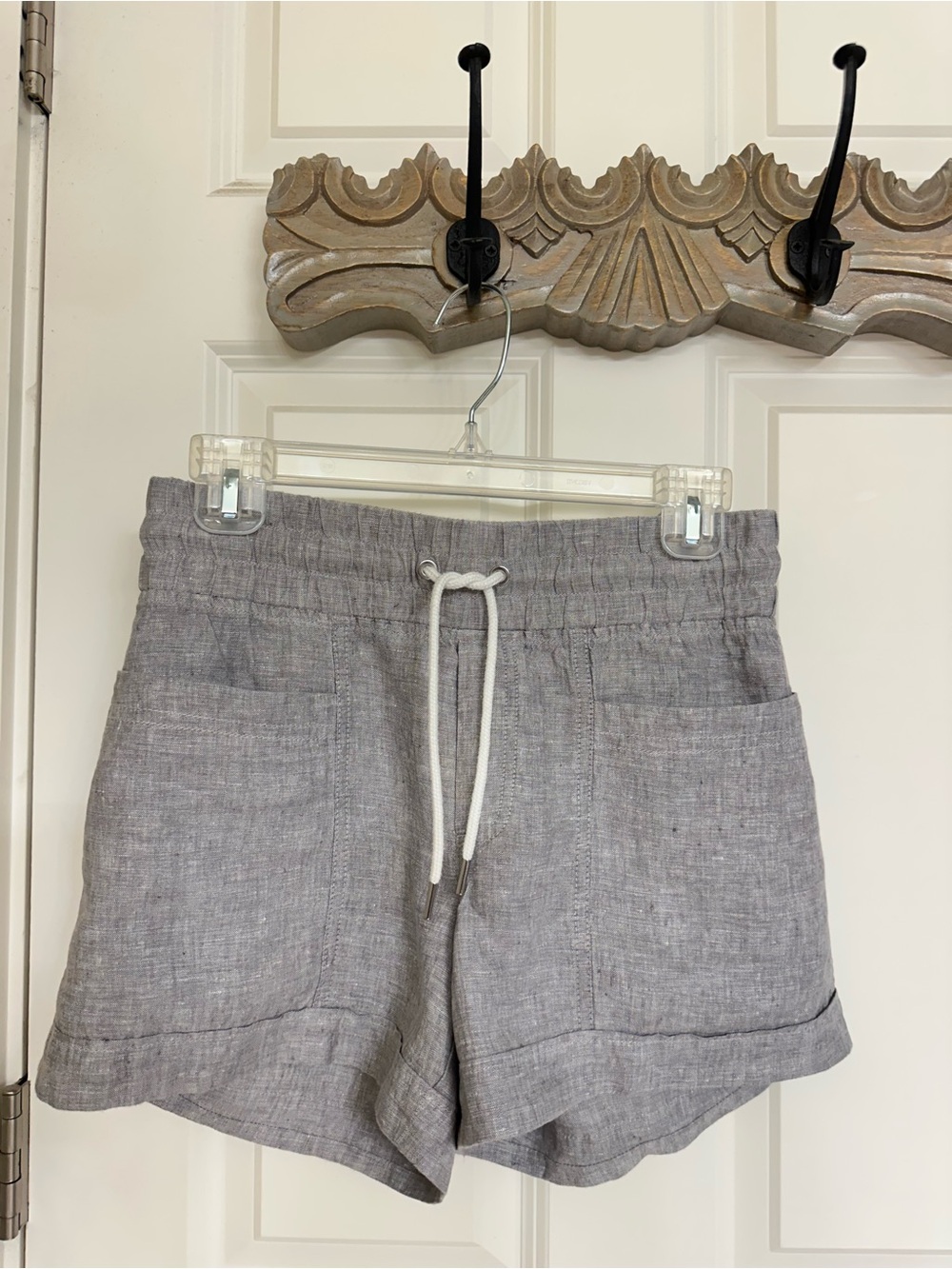 Athleta women’s light grey linen shorts Sz0